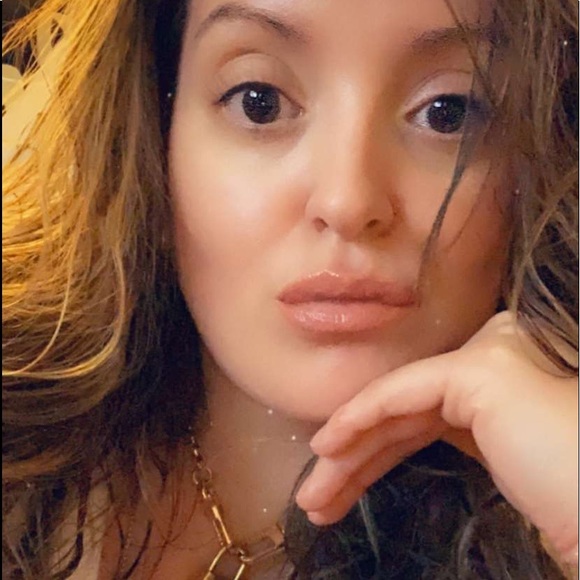 Meet your Posher, Amanda - Picture 4 of 4